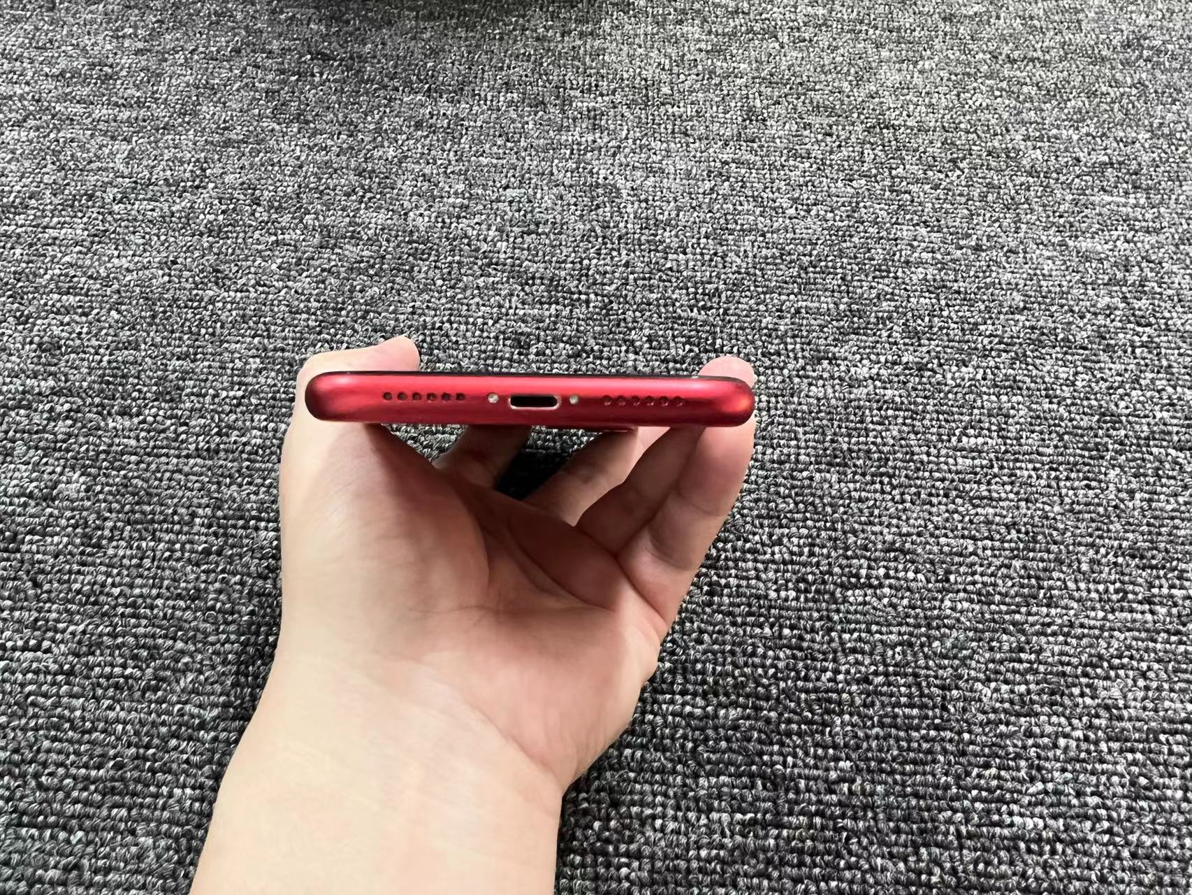 iPhone 11 64G 国行 红色 85%电 后摄一小掉漆 屏有几条极细划痕