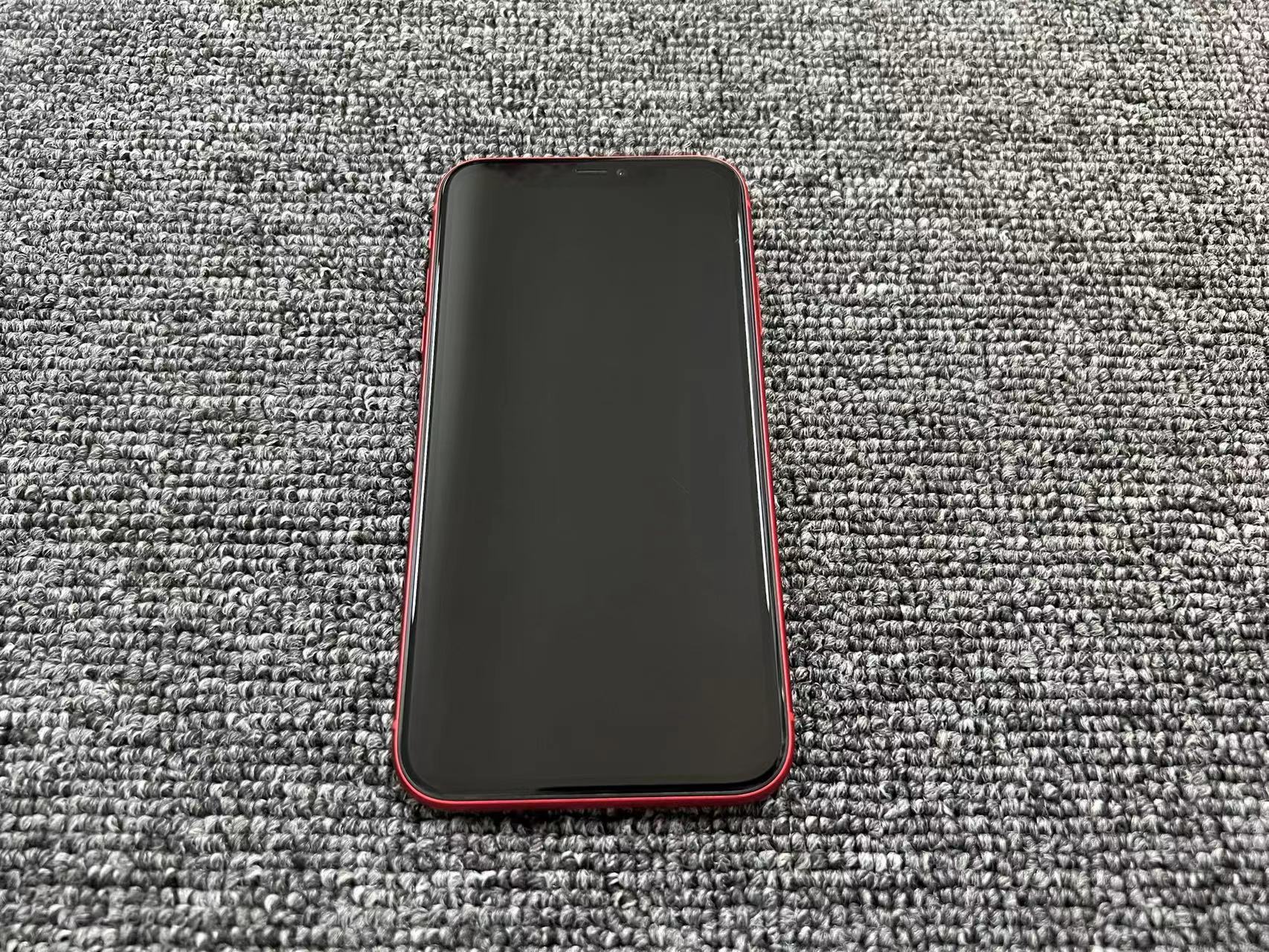 iPhone 11 64G 国行 红色 85%电 后摄一小掉漆 屏有几条极细划痕