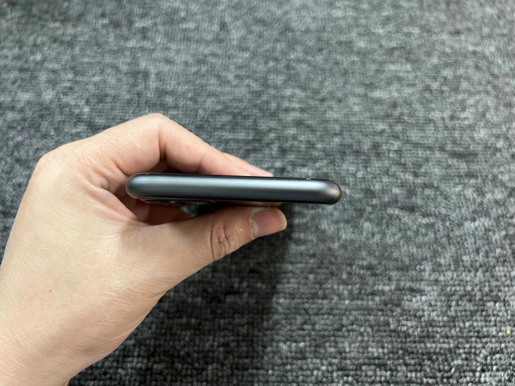 iPhone 11 128G 国行 黑色 换后玻璃原装屏幕总成 后摄小掉漆