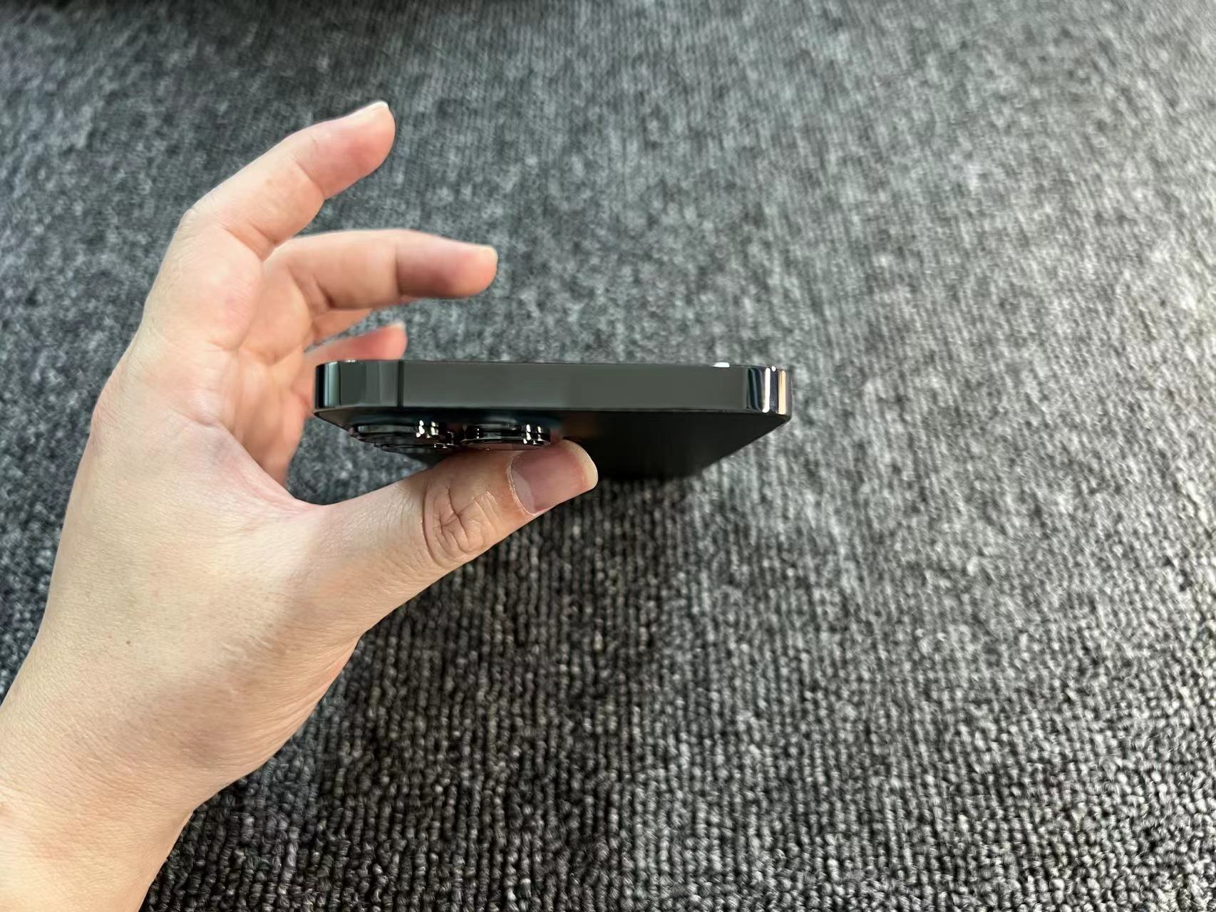 iPhone 13ProMax 国行 100电 黑色 3月3日激活 右上角一细磕碰