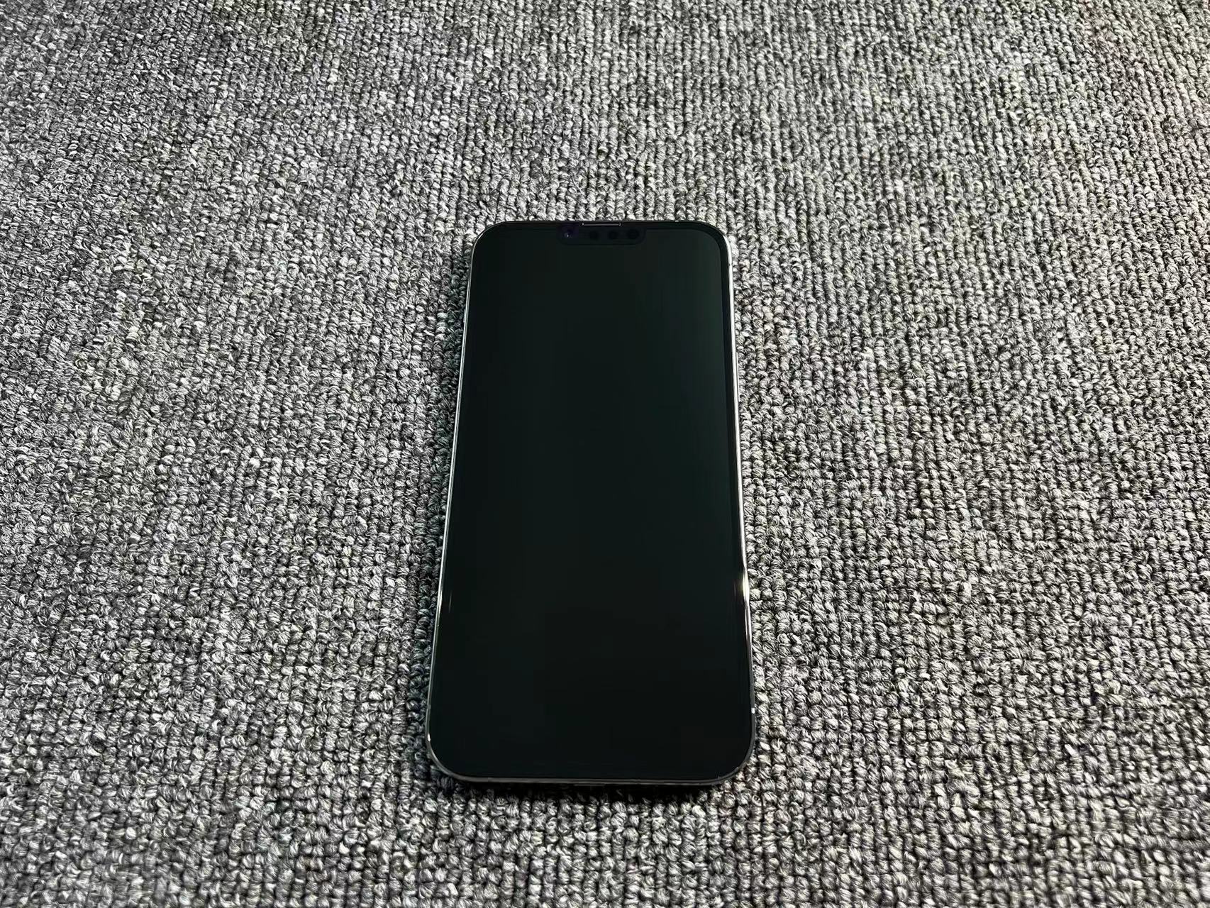 iPhone 13ProMax 国行 100电 黑色 3月3日激活 右上角一细磕碰
