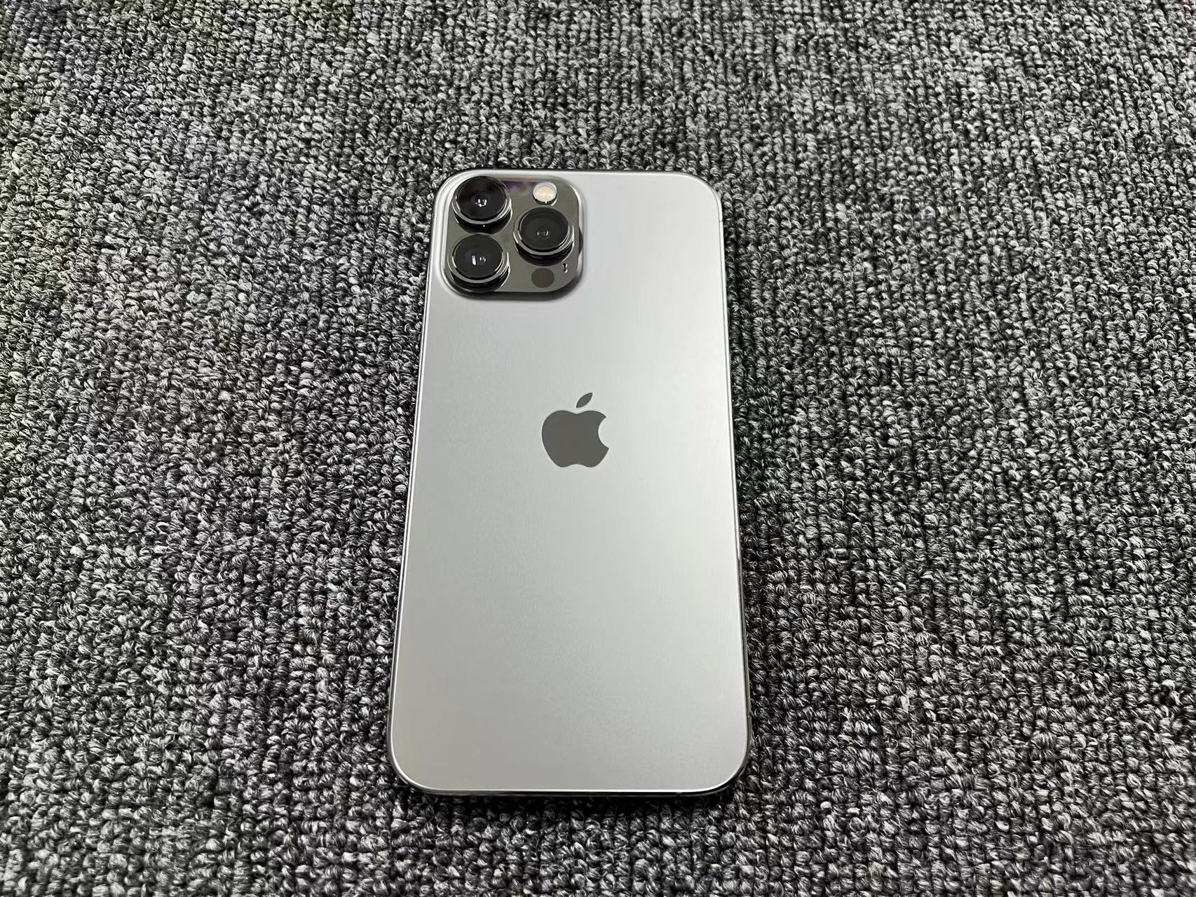 iPhone 13ProMax 国行 100电 黑色 3月3日激活 右上角一细磕碰