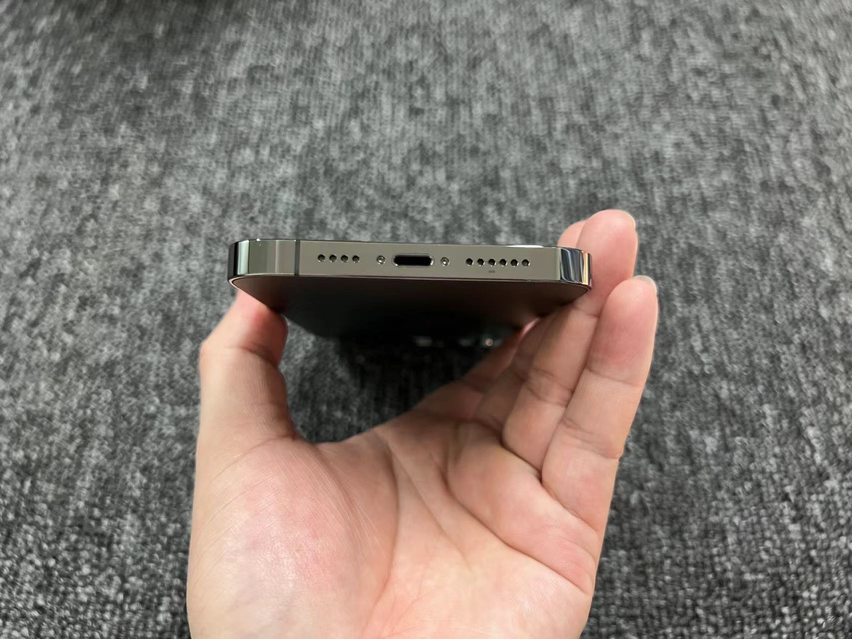iPhone 13ProMax 国行 100电 黑色 3月3日激活 右上角一细磕碰
