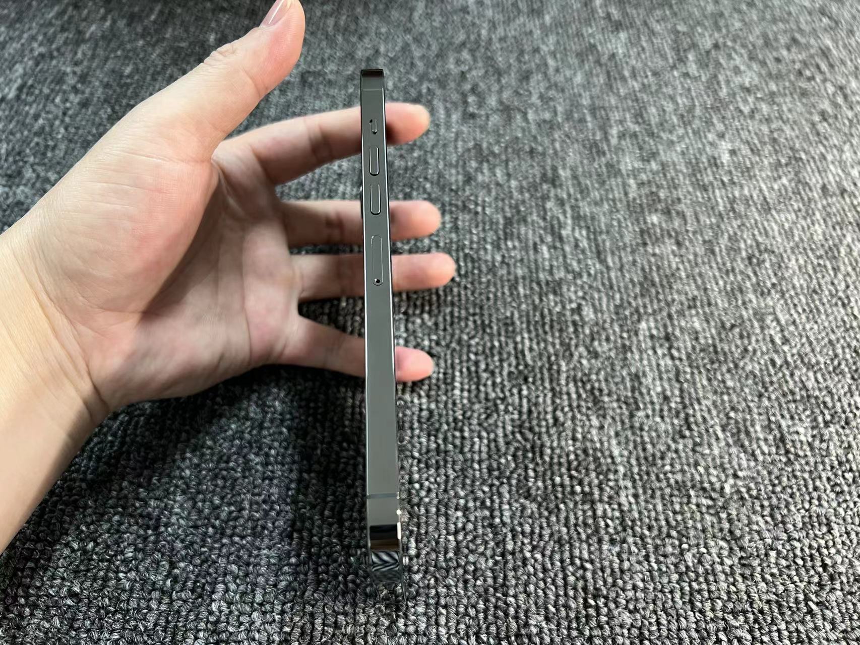 iPhone 13ProMax 国行 100电 黑色 3月3日激活 右上角一细磕碰