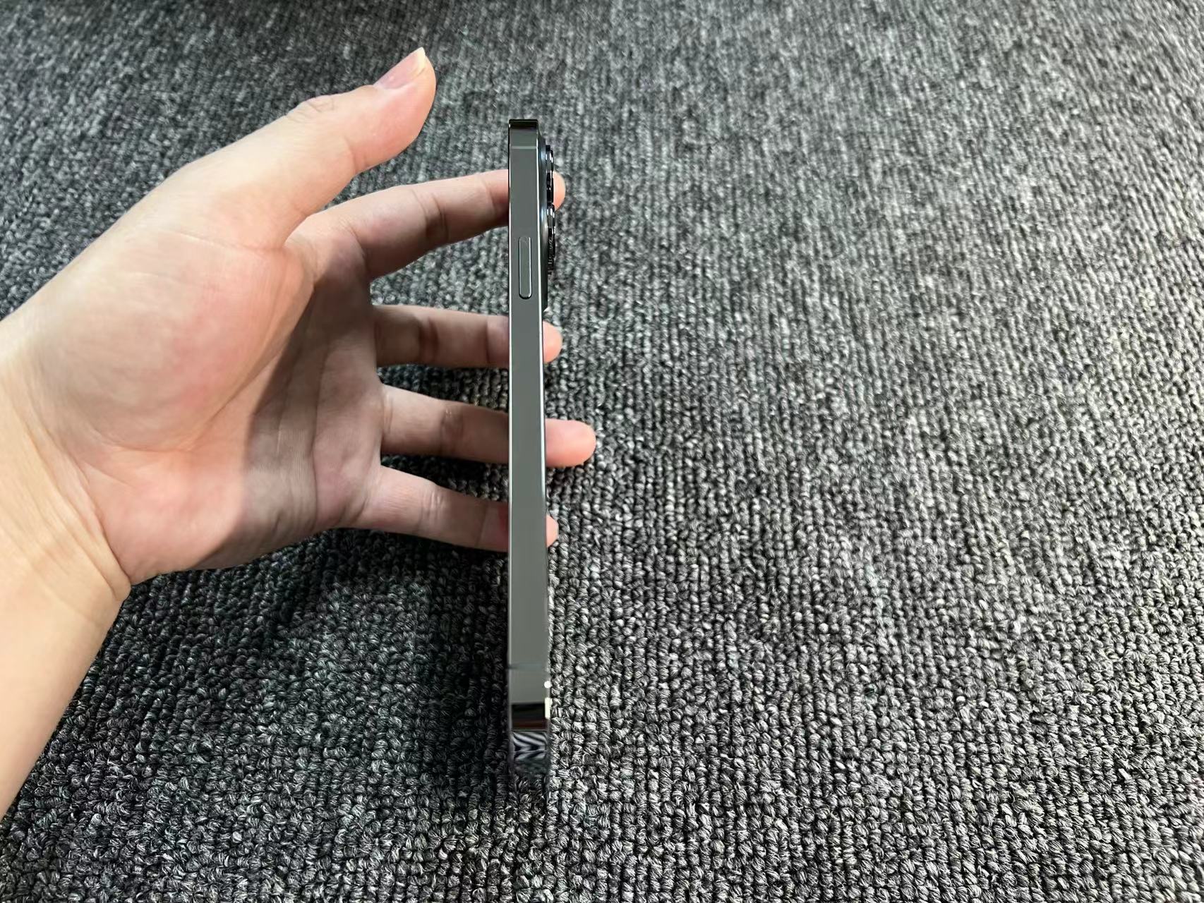 iPhone 13ProMax 国行 100电 黑色 3月3日激活 右上角一细磕碰