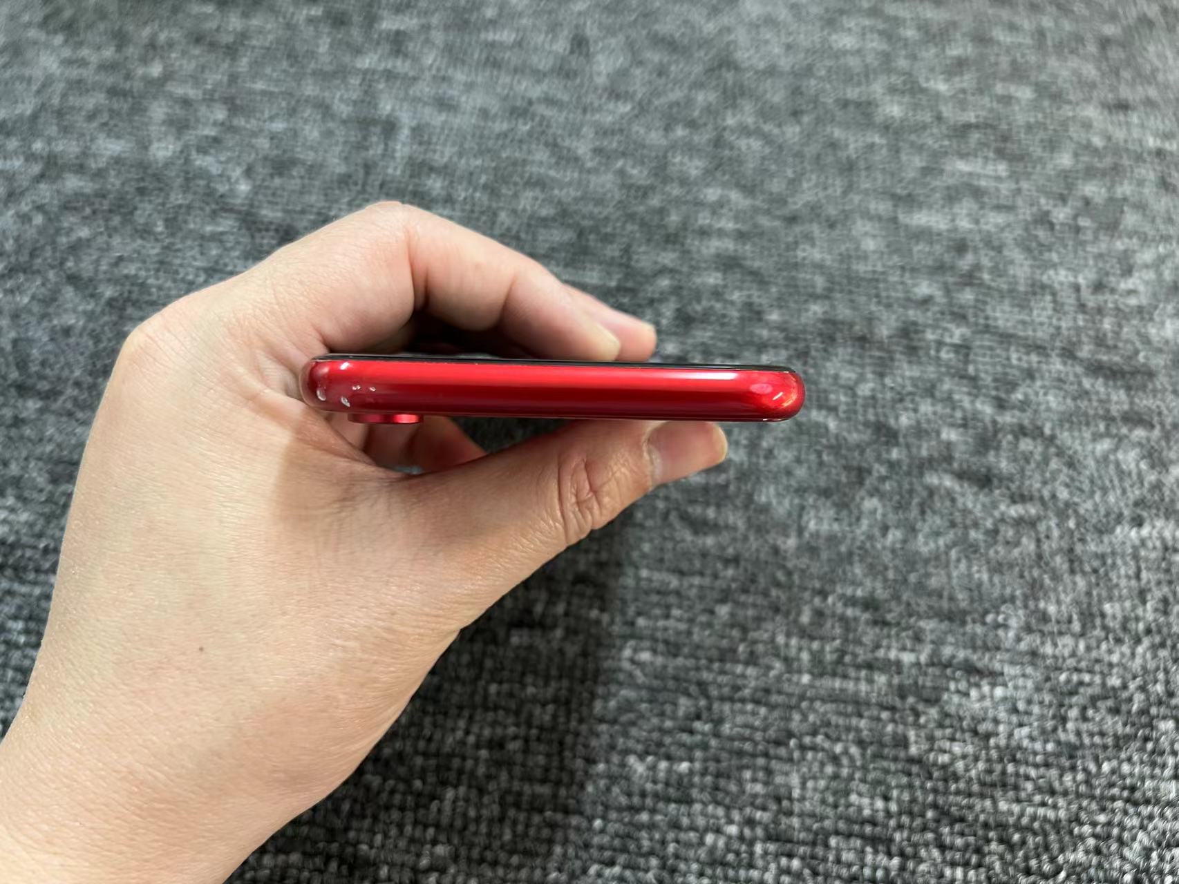 iPhone xr 美版 64G 红色 81%电 屏靓框花