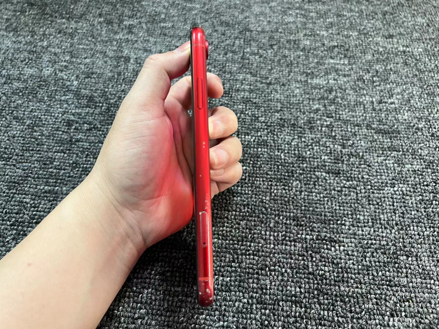iPhone xr 美版 64G 红色 81%电 屏靓框花