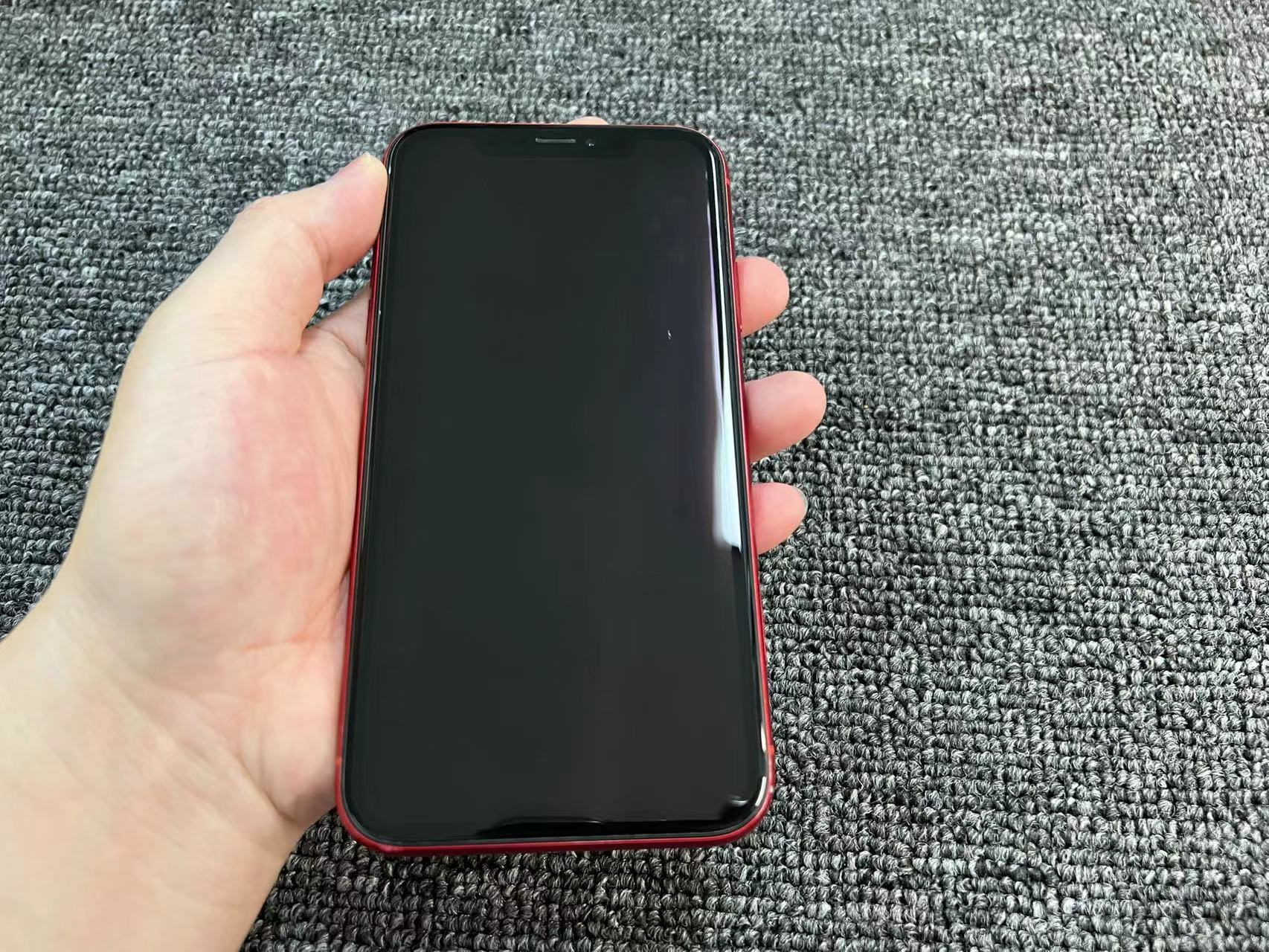 iPhone xr 美版 64G 红色 81%电 屏靓框花