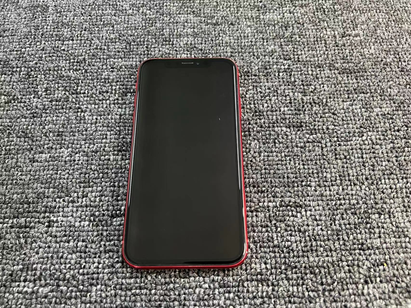 iPhone xr 美版 64G 红色 81%电 屏靓框花